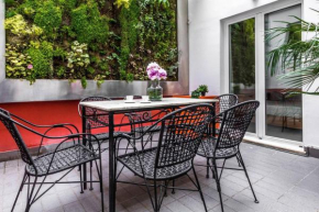 ALTIDO Charming Apt for 3 with Adorable Internal Garden